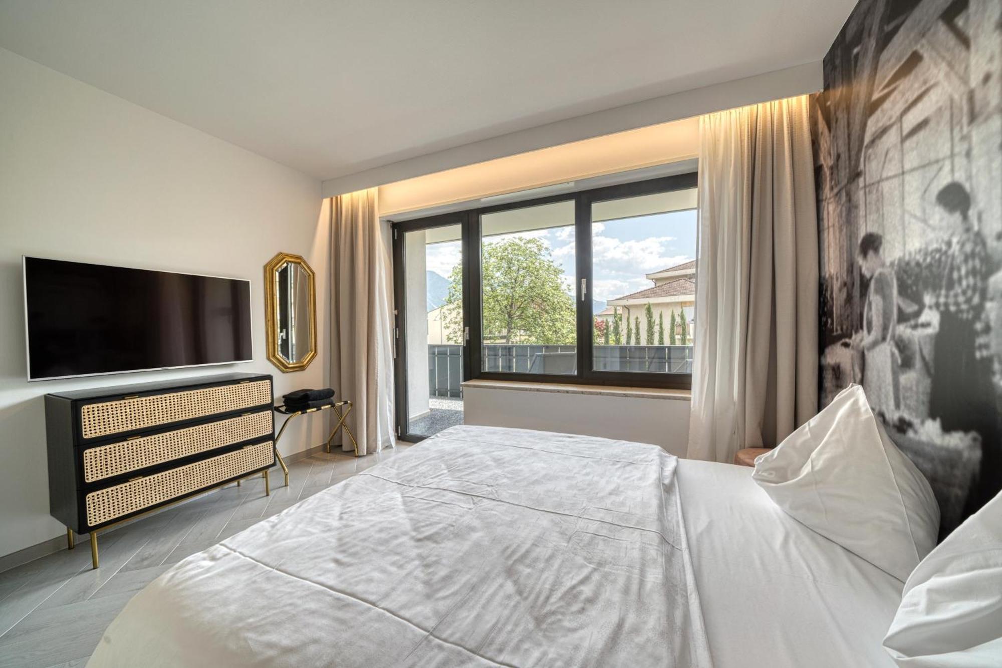 Goldfinger + Suites Lana Eksteriør bilde