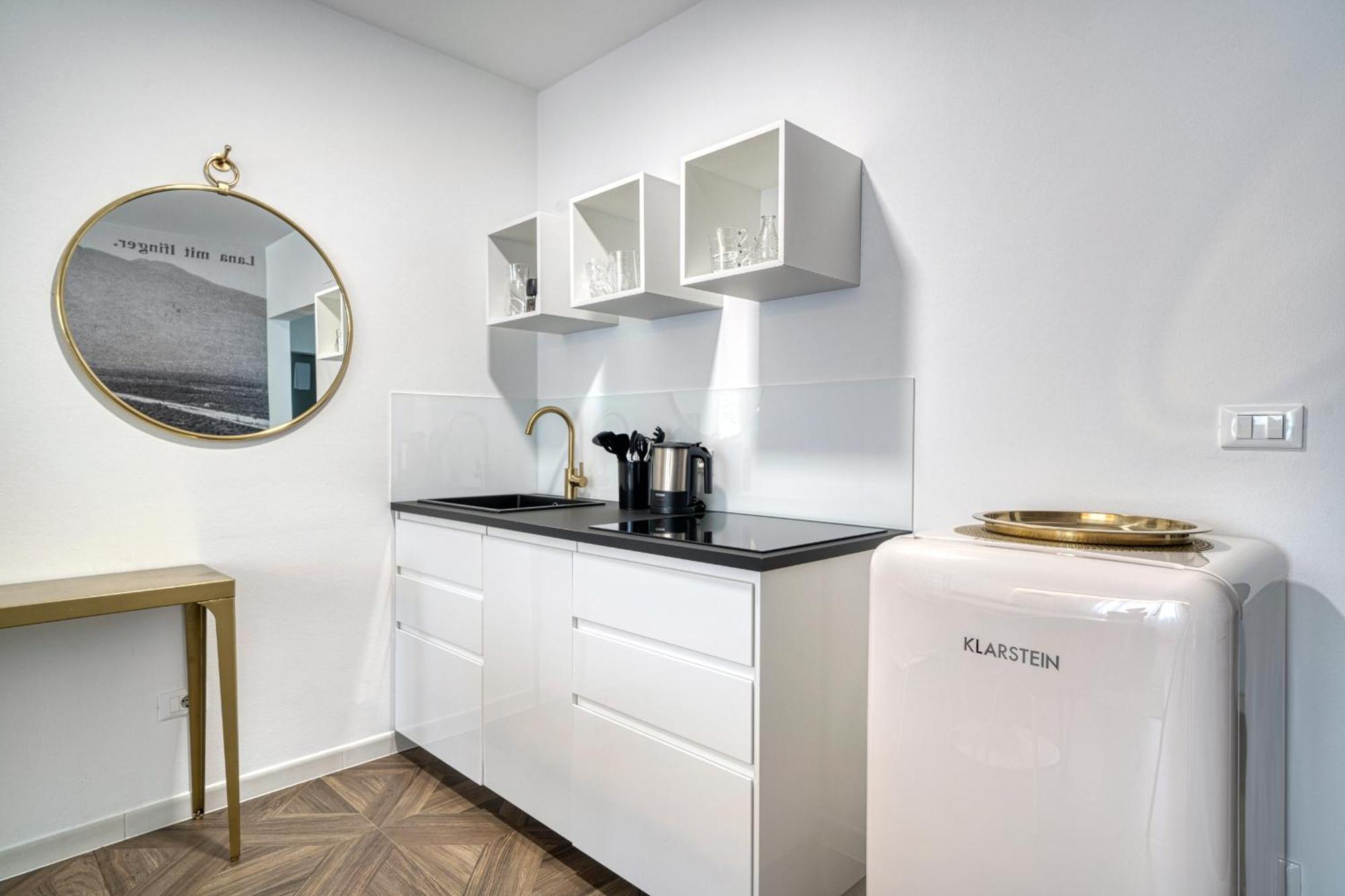 Goldfinger + Suites Lana Rom bilde