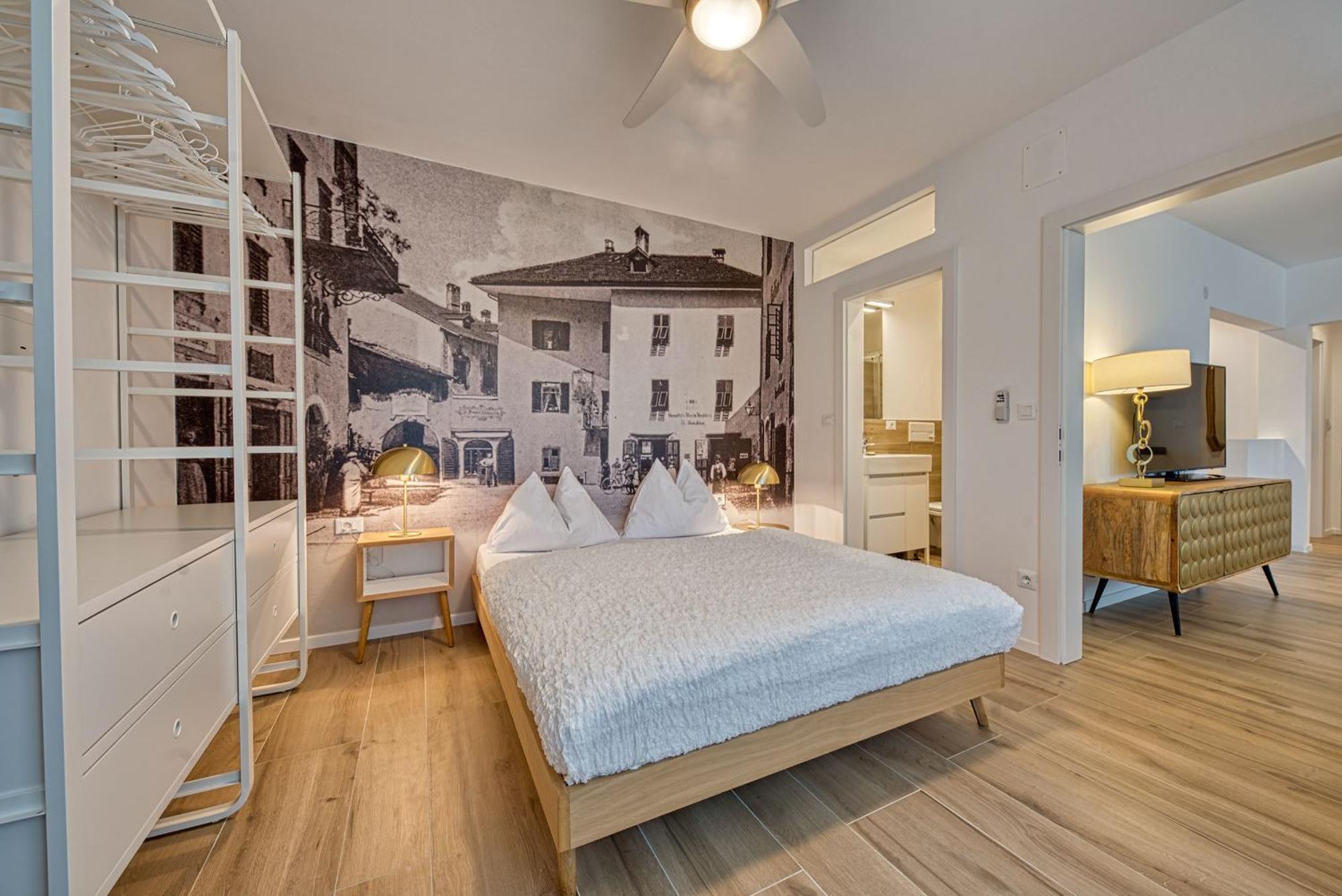 Goldfinger + Suites Lana Rom bilde