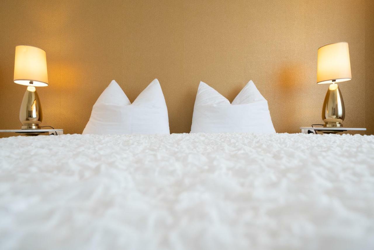 Goldfinger + Suites Lana Eksteriør bilde